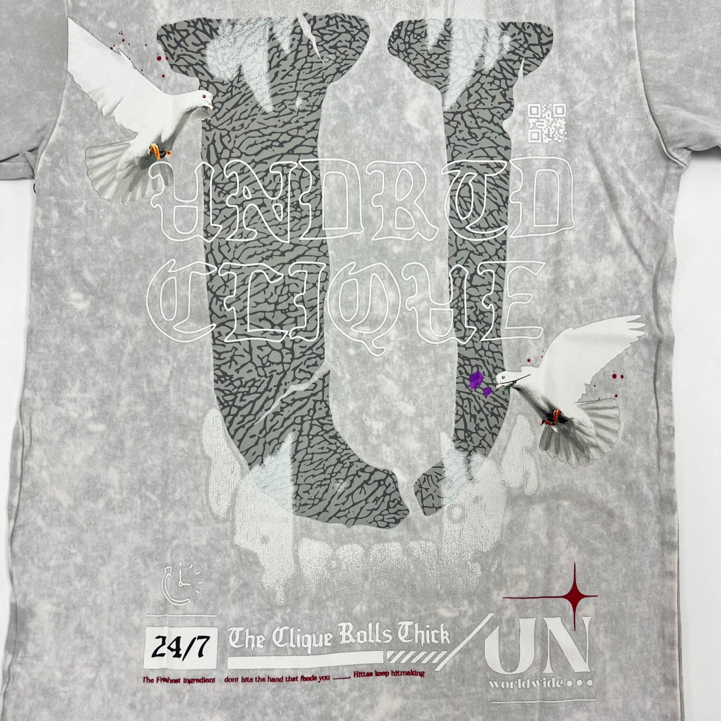 HIGHLY UNDRTD Clique Rolls Kid Vintage Washed Graphic T-shirt