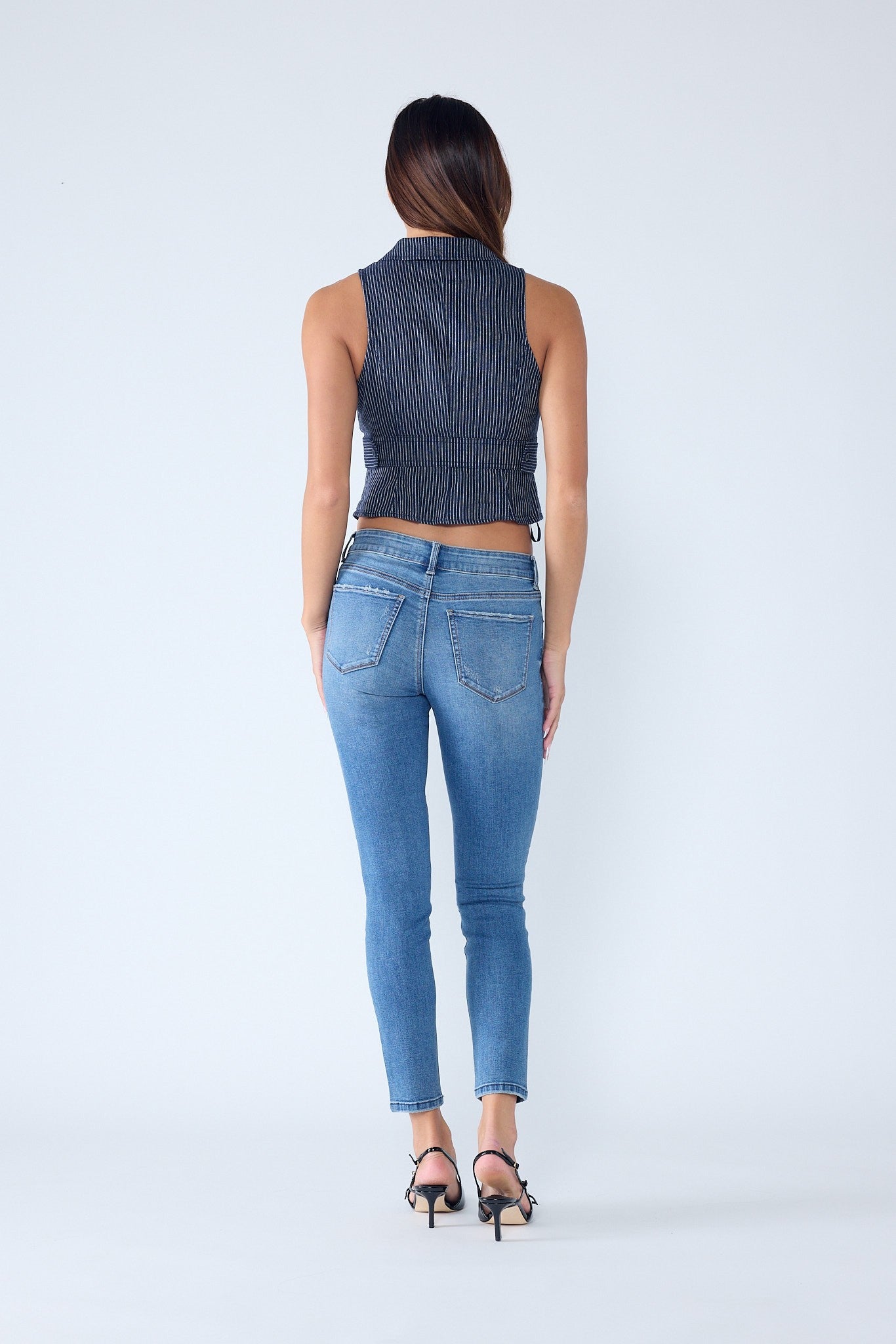 Mid Rise Destructed Skinny