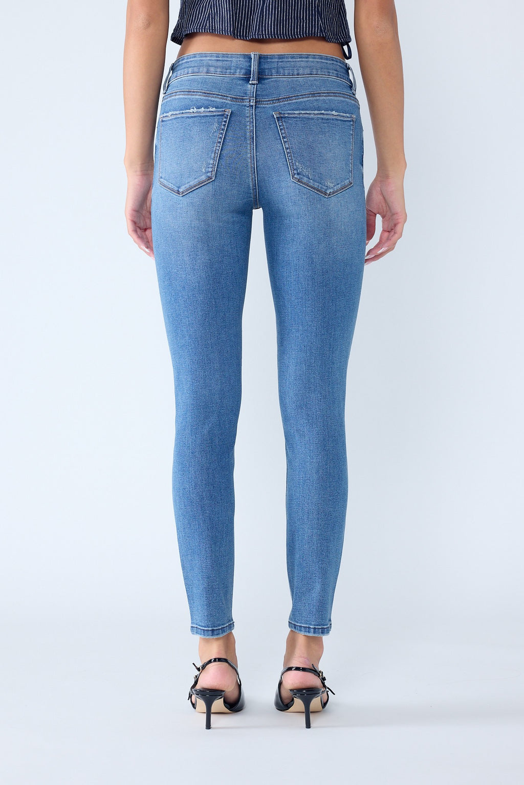 Mid Rise Destructed Skinny