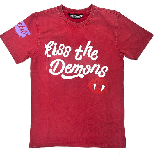 REBEL MINDS Kiss The Demon Graphic T-shirt