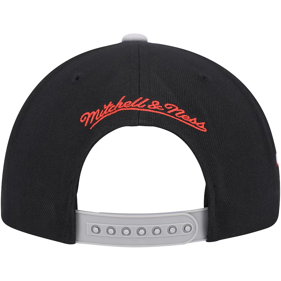 MITCHELL & NESS NBA Chicago Bulls Core III Snapback Hat